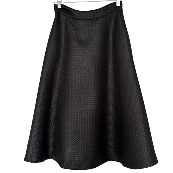 Banana Republic Dresses & Skirts - Banana Republic High Waist Black Textured A-Line Flared Skirt Size 2